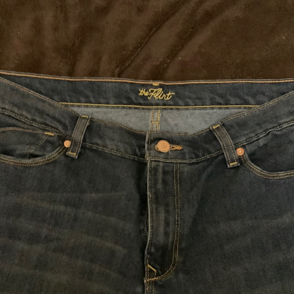 The Flirt, Old Navy jeans